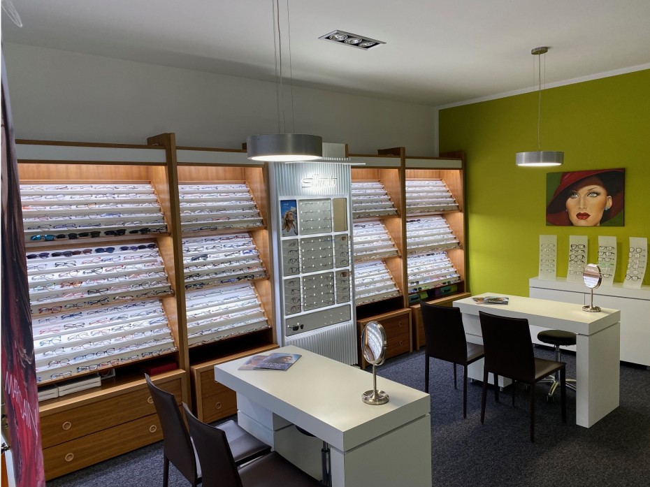 Innenansicht eines Optikgeschäfts