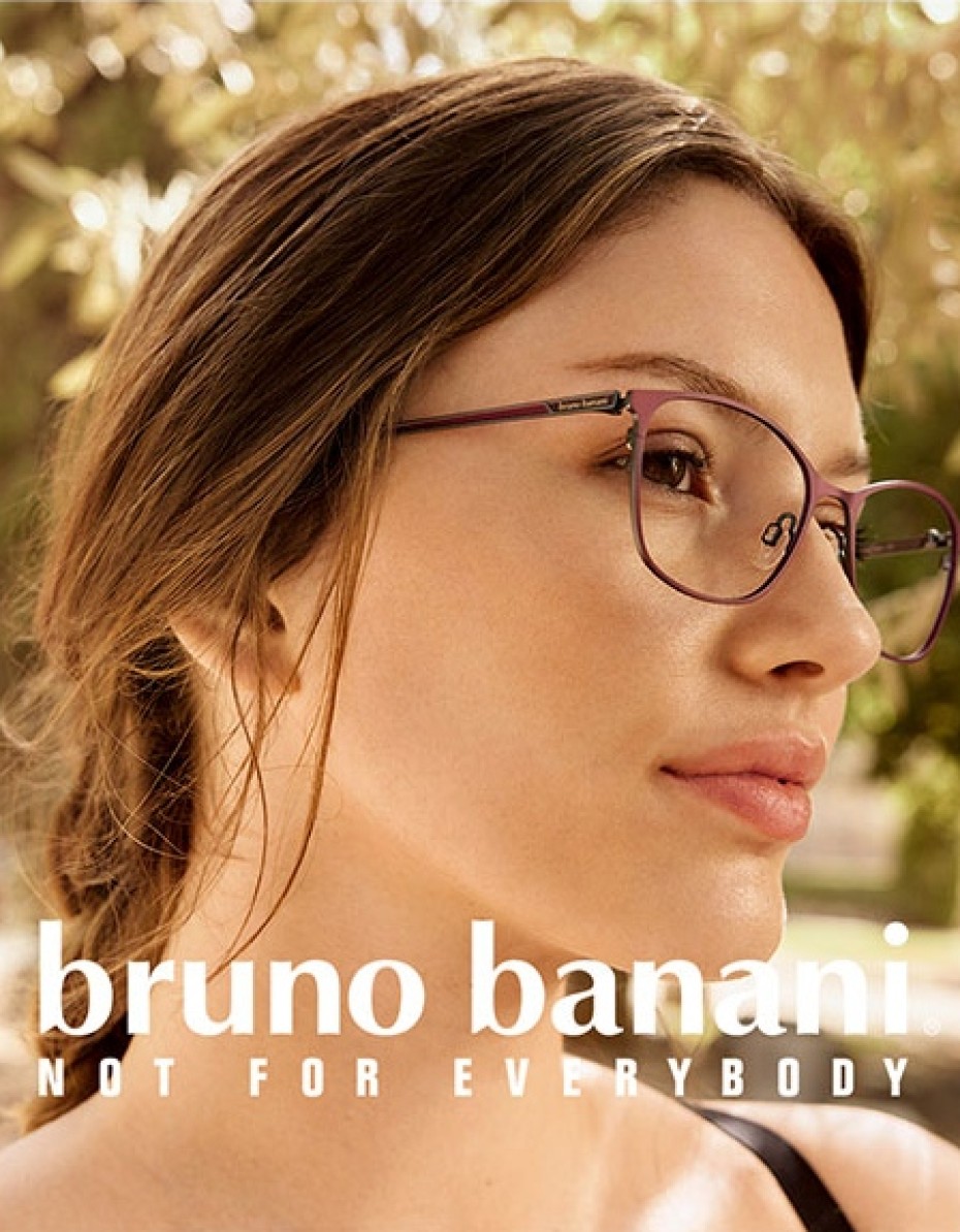 Bruno Banani: Frau mit Brille